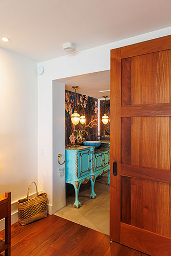 image of Honolulu condo that received home makeover with flooring and countertops from Pacific American Lumber.
